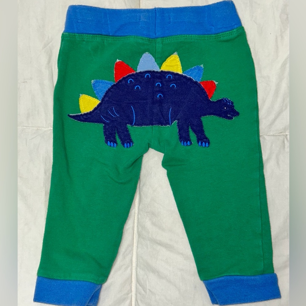Baby Boden drawstring pants with dinosaur applique on bottom sz 12-18 months
